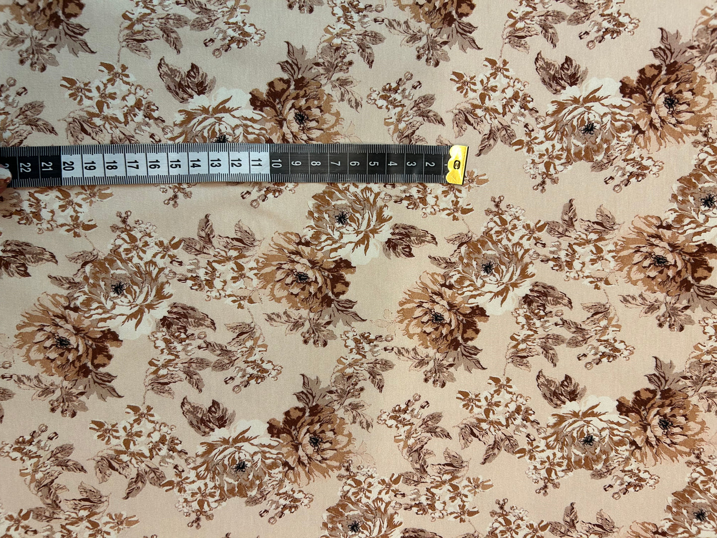 Blomster i beige og brune toner - Bomuldsjersey