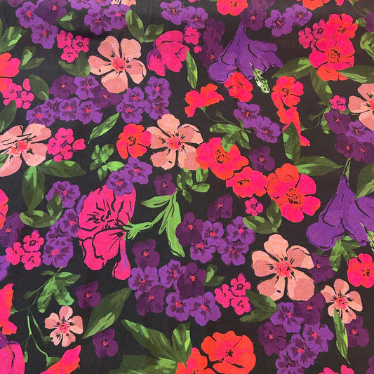 Blomster på sort baggrund - Viskose (eco)