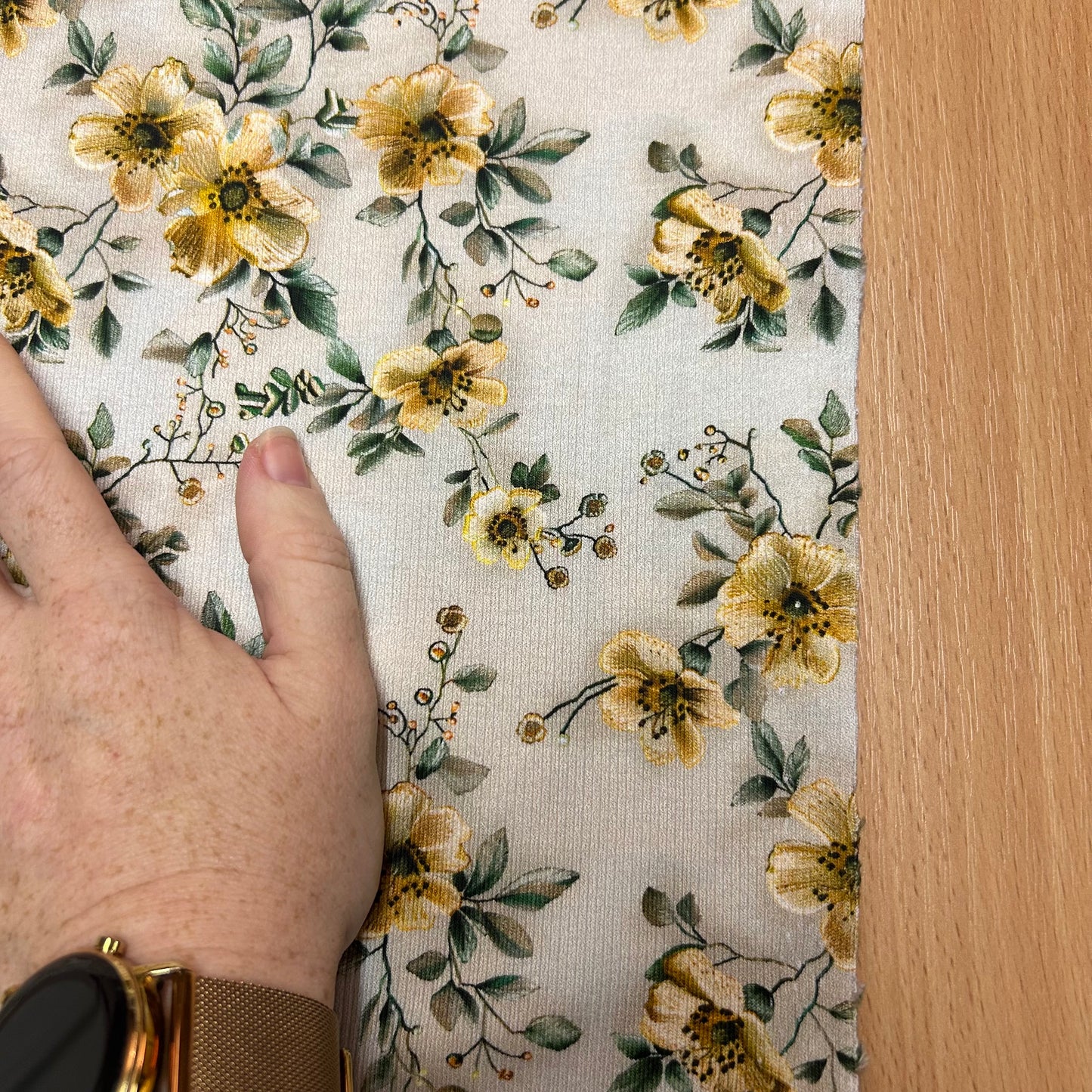 Gule elegante blomster - Rib Jersey