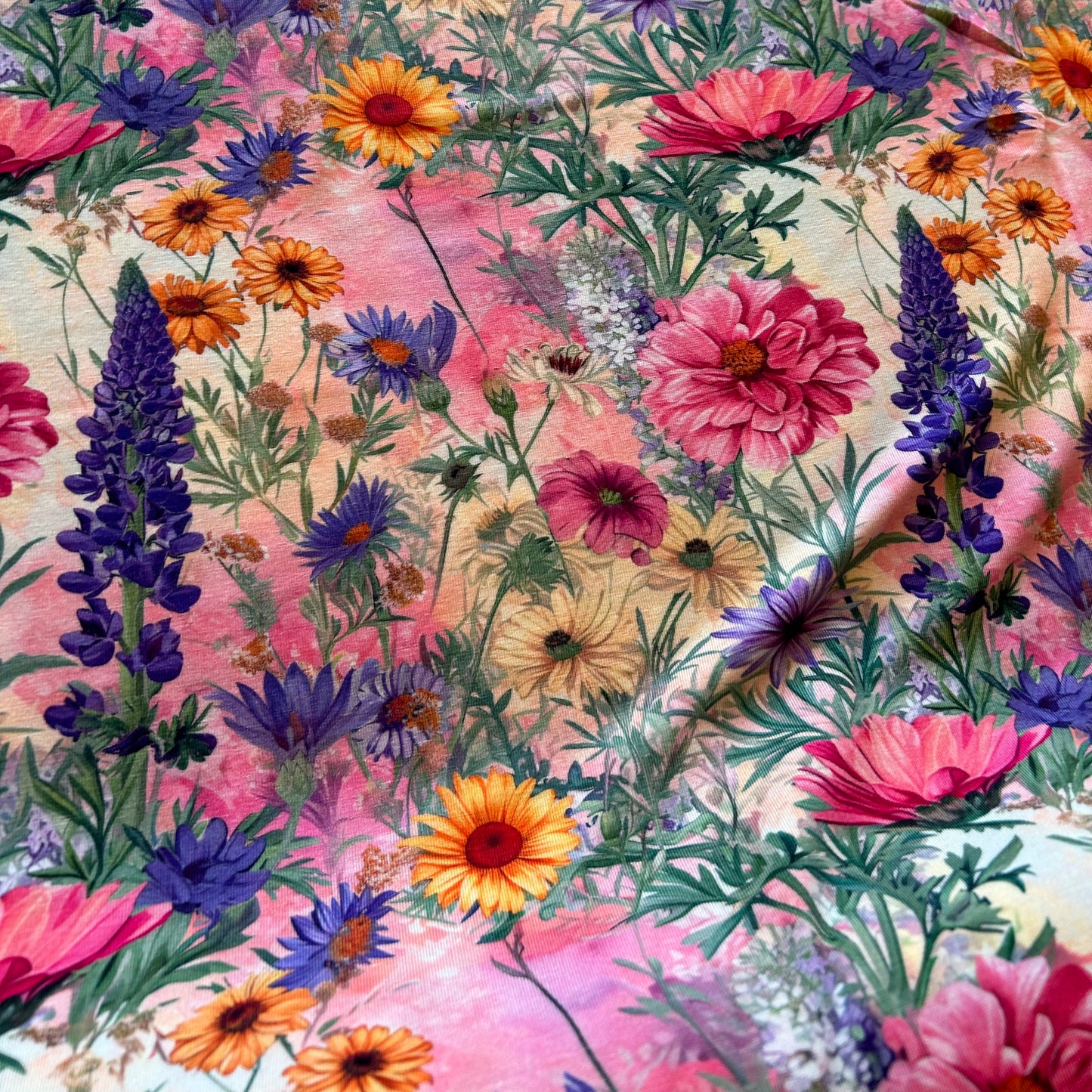 Blomsterhave på beige/lyserød baggrund - Bambus