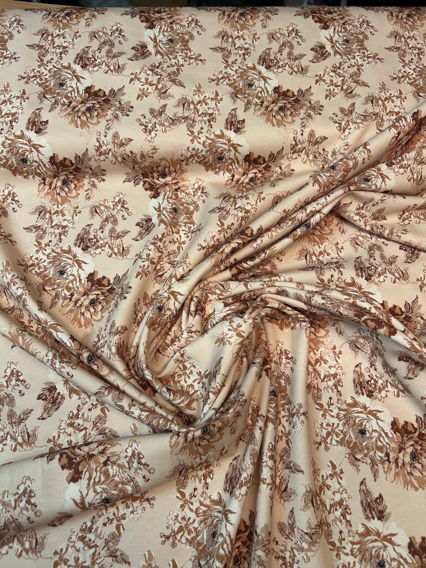 Blomster i beige og brune toner - Bomuldsjersey