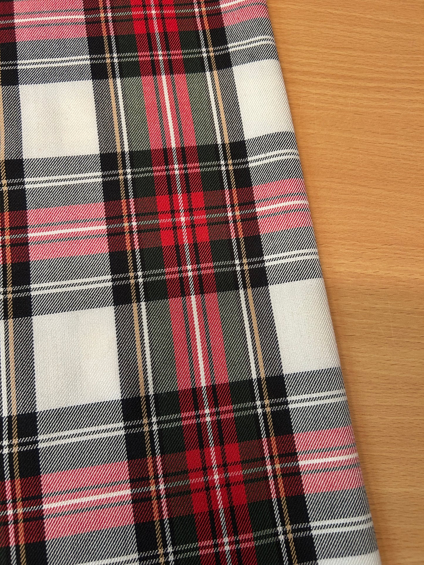 Skotskternet rødt hvid stof - Tartan Stof