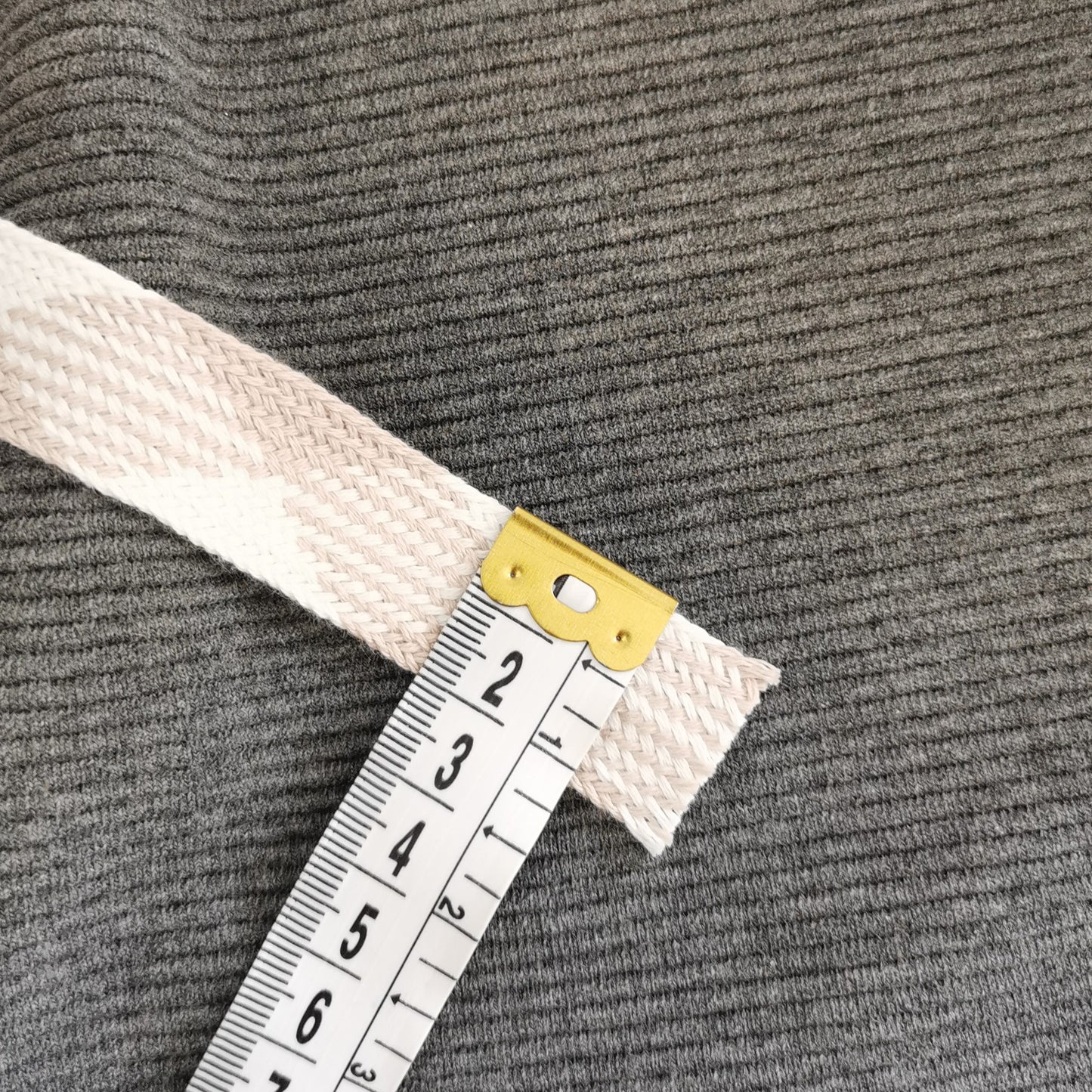Flad anoraksnor med tern 20 mm bred