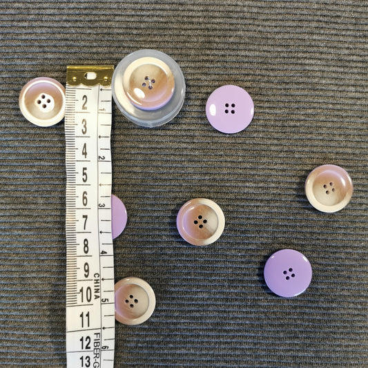 Lilla/beige/brun knap med 4 huller 20 mm