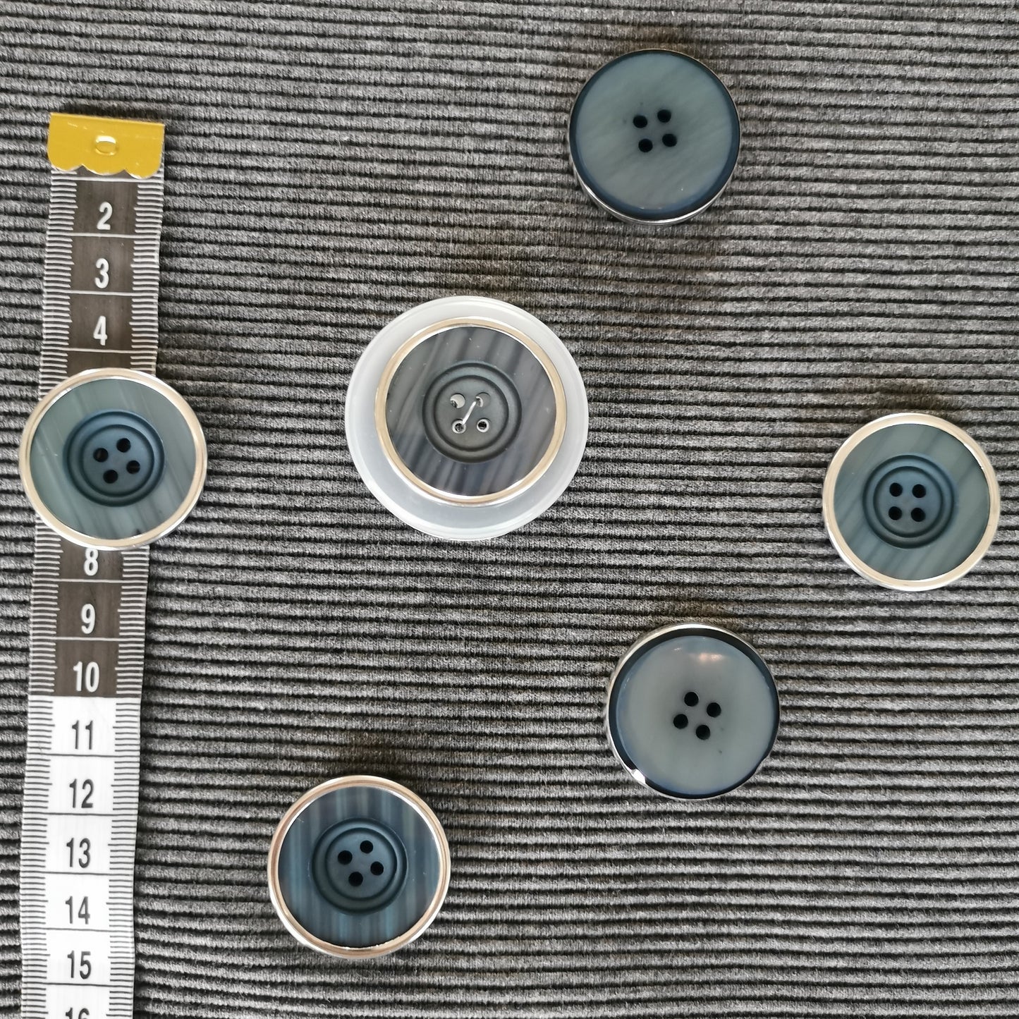 Petrol knap med 4 huller 31 mm.