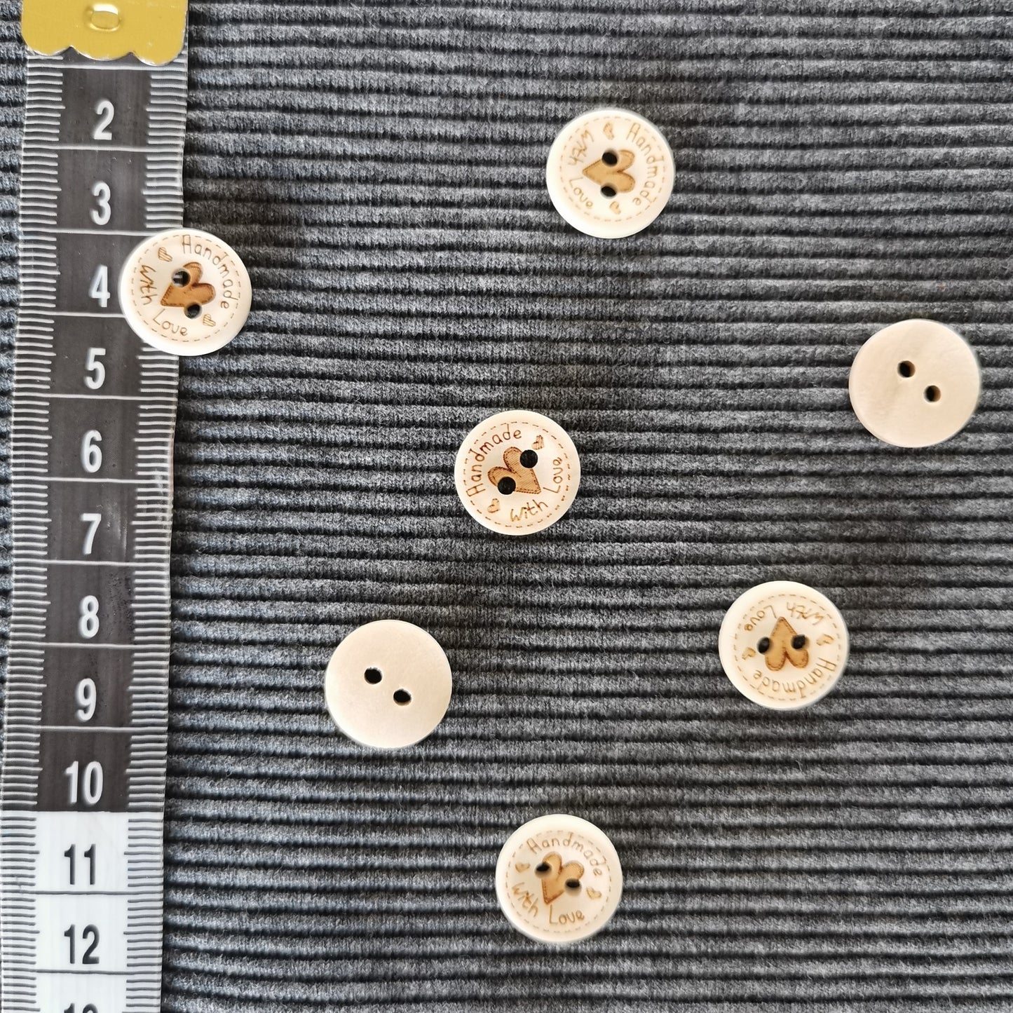 Handmade with love knapper med 2 huller