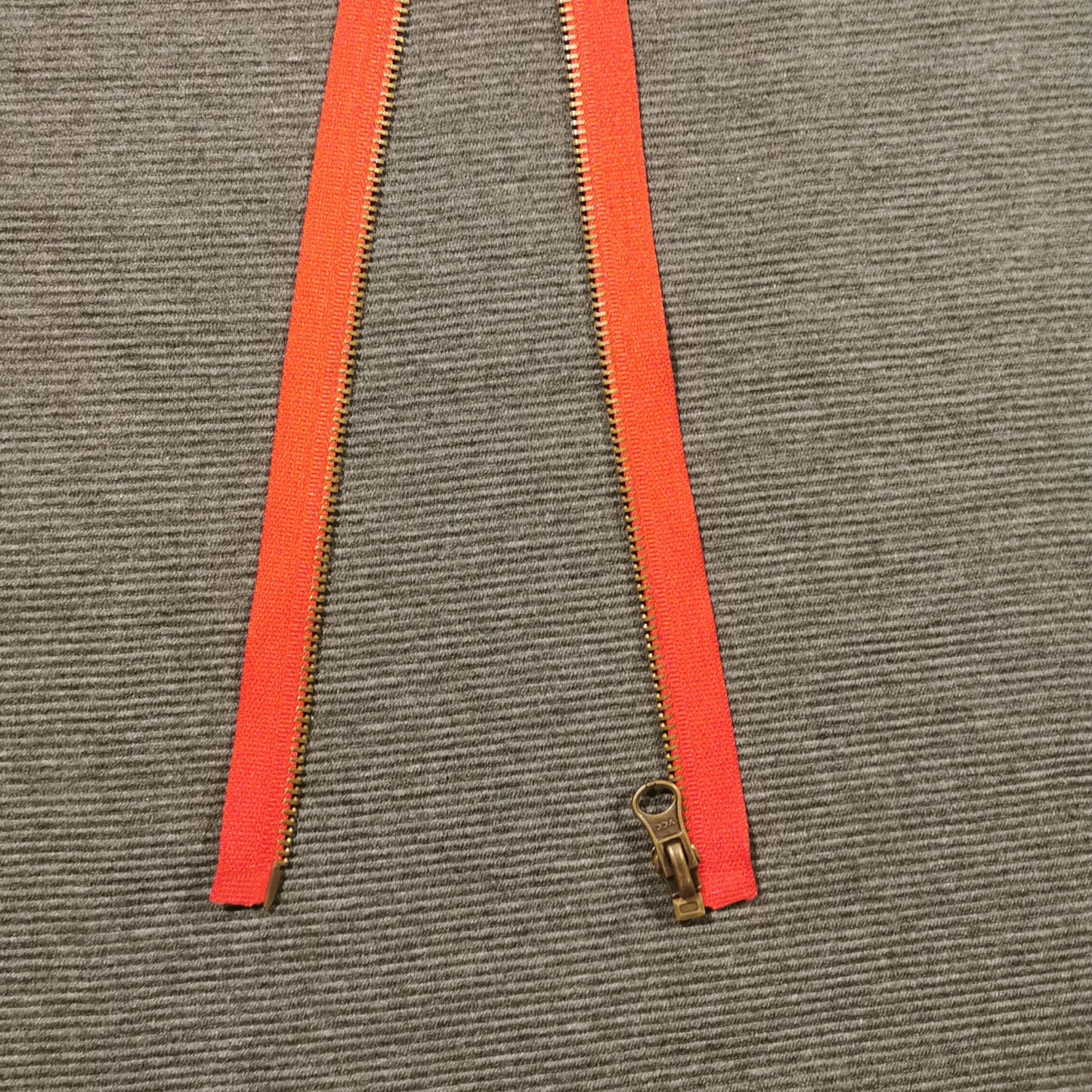 Delbar lynlås 6 mm 35 cm Rød