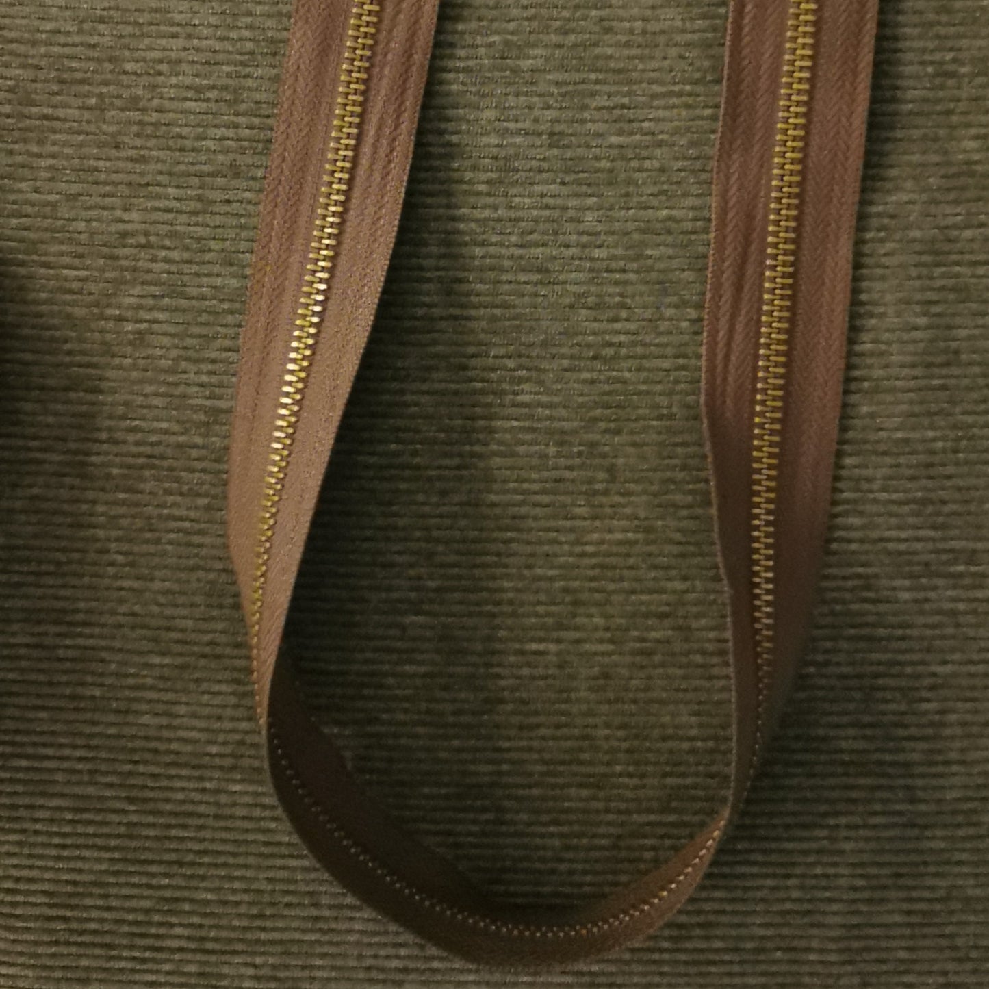 Delbar lynlås 6 mm 60 cm Brun