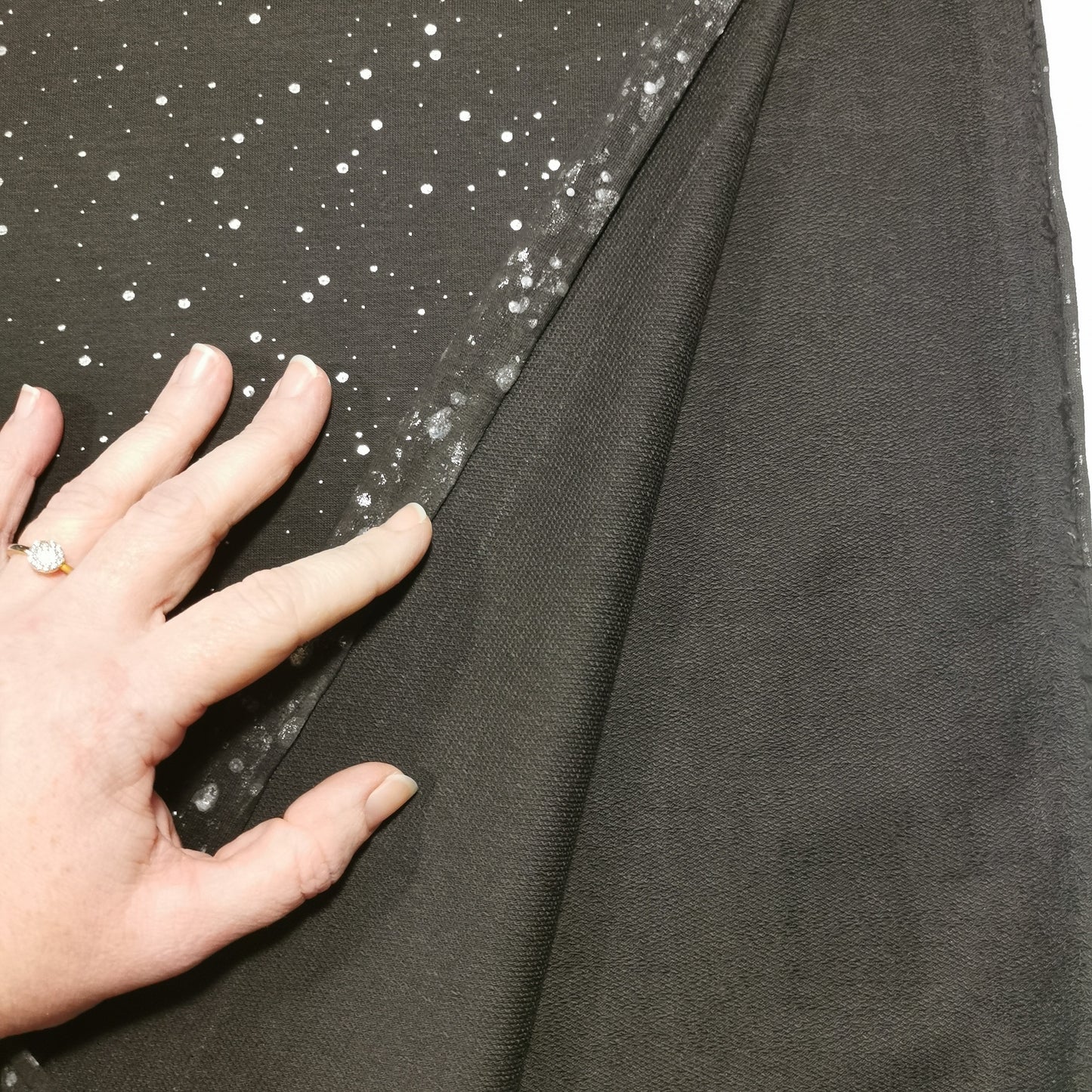 Sort med sølv prikker - French Terry