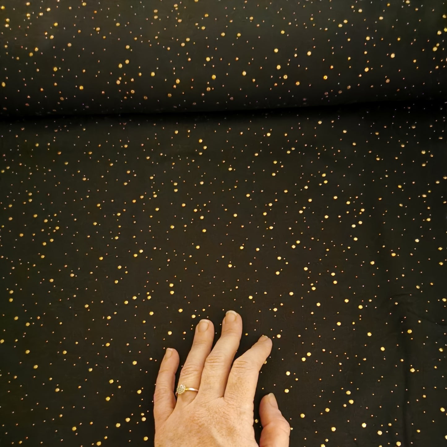 Sort med guld prikker - French Terry