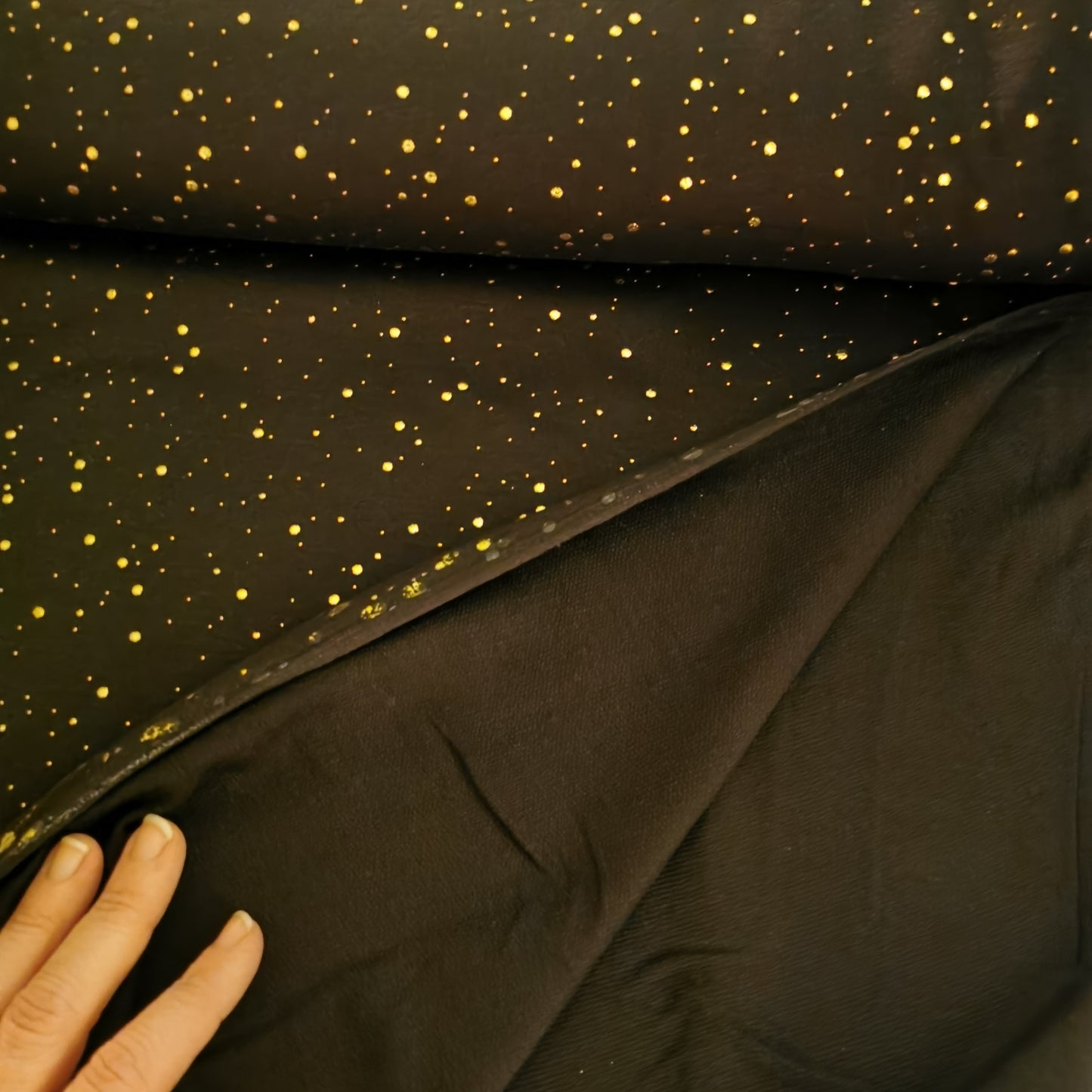 Sort med guld prikker - French Terry