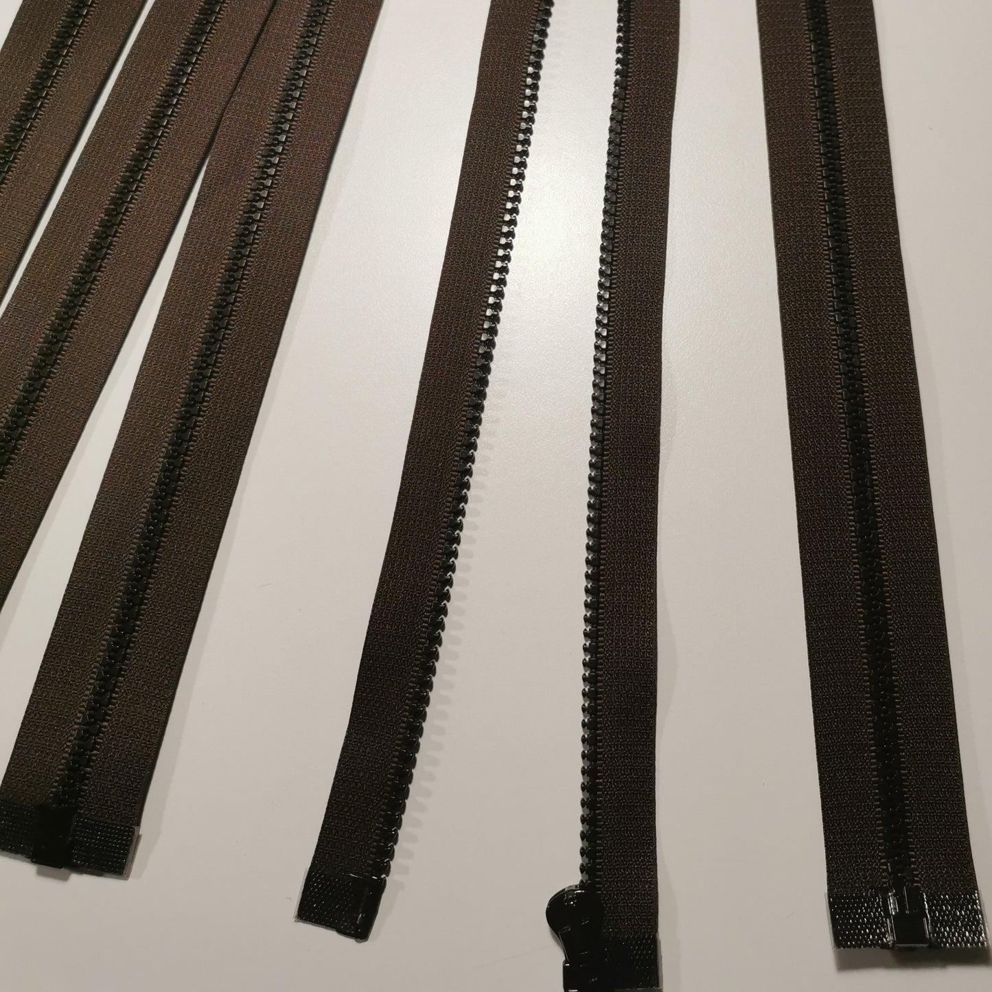 Delbar lynlås 6mm 50 cm Brun