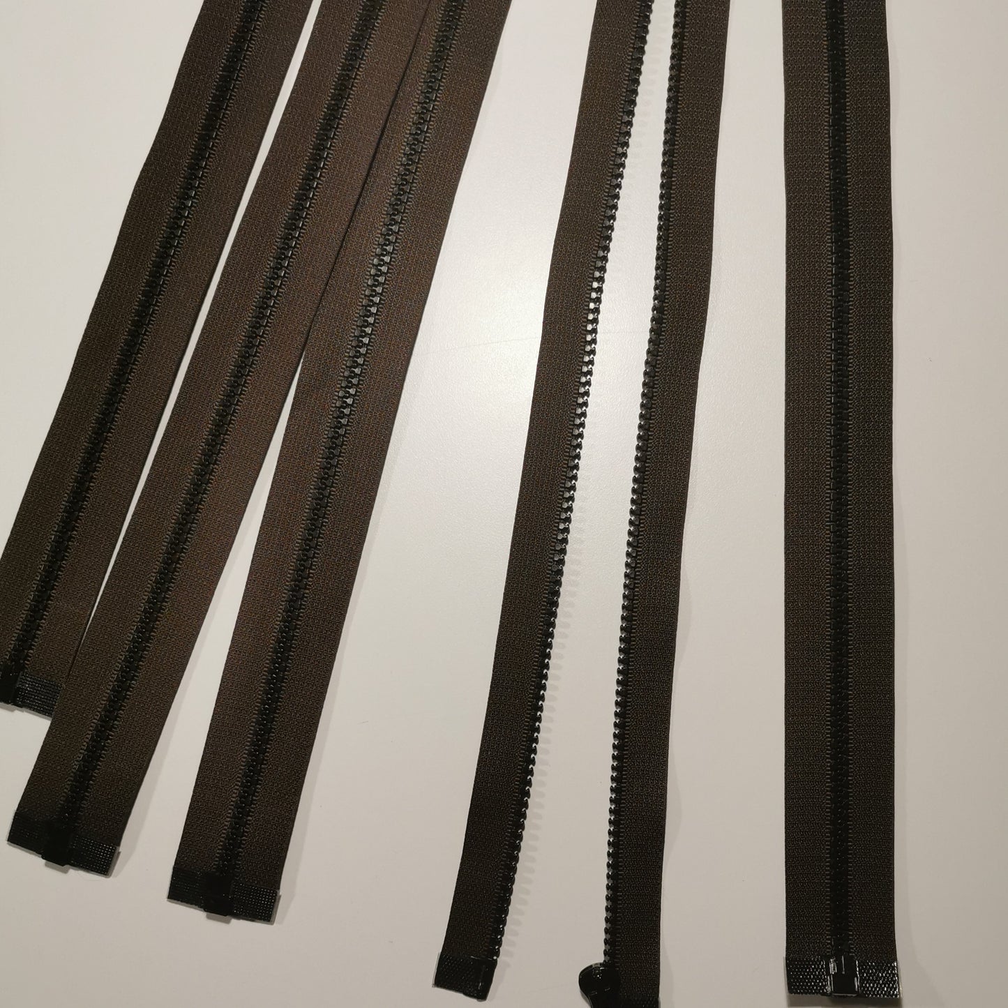 Delbar lynlås 6mm 50 cm Brun