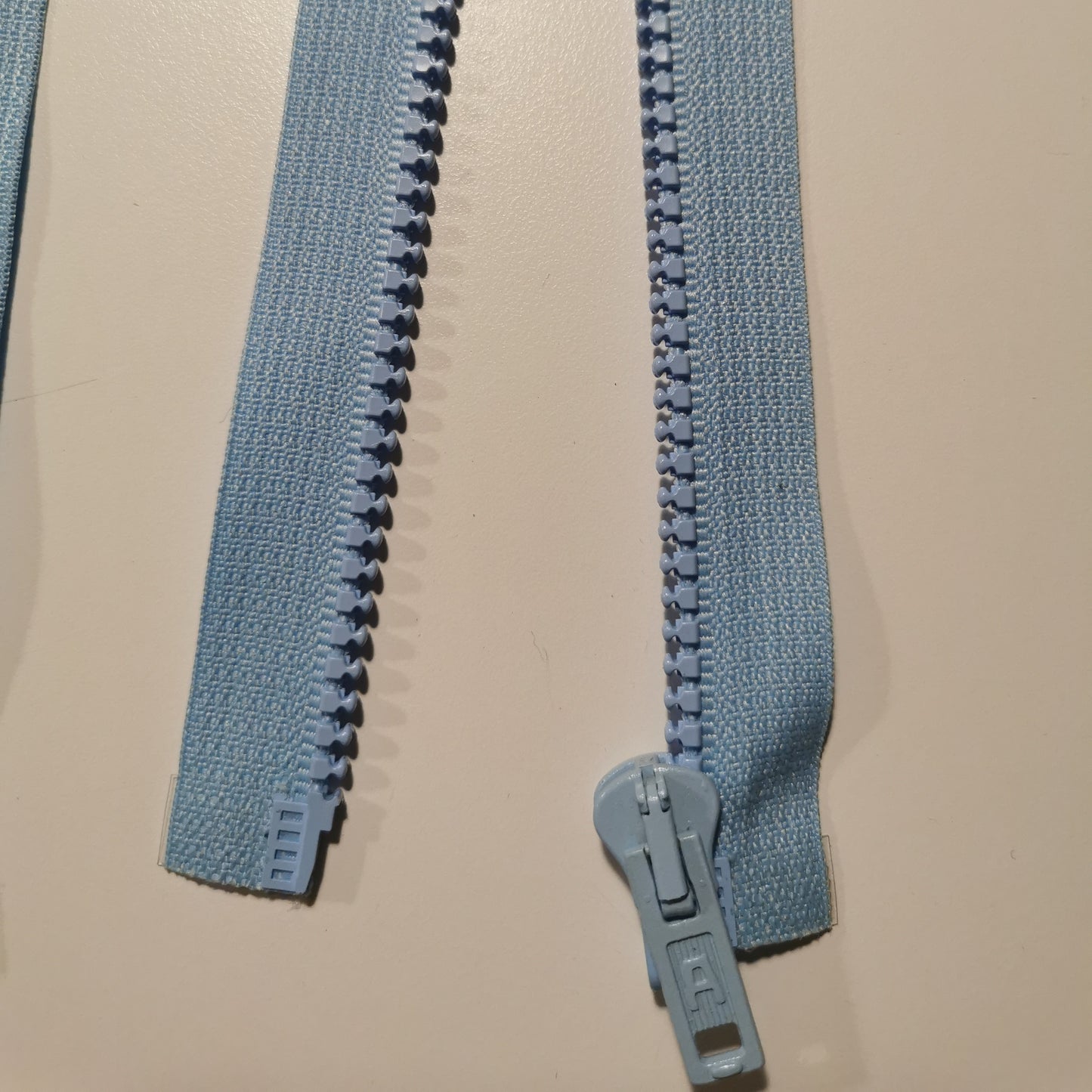 Delbar lynlås 6mm 45 cm Lyseblå