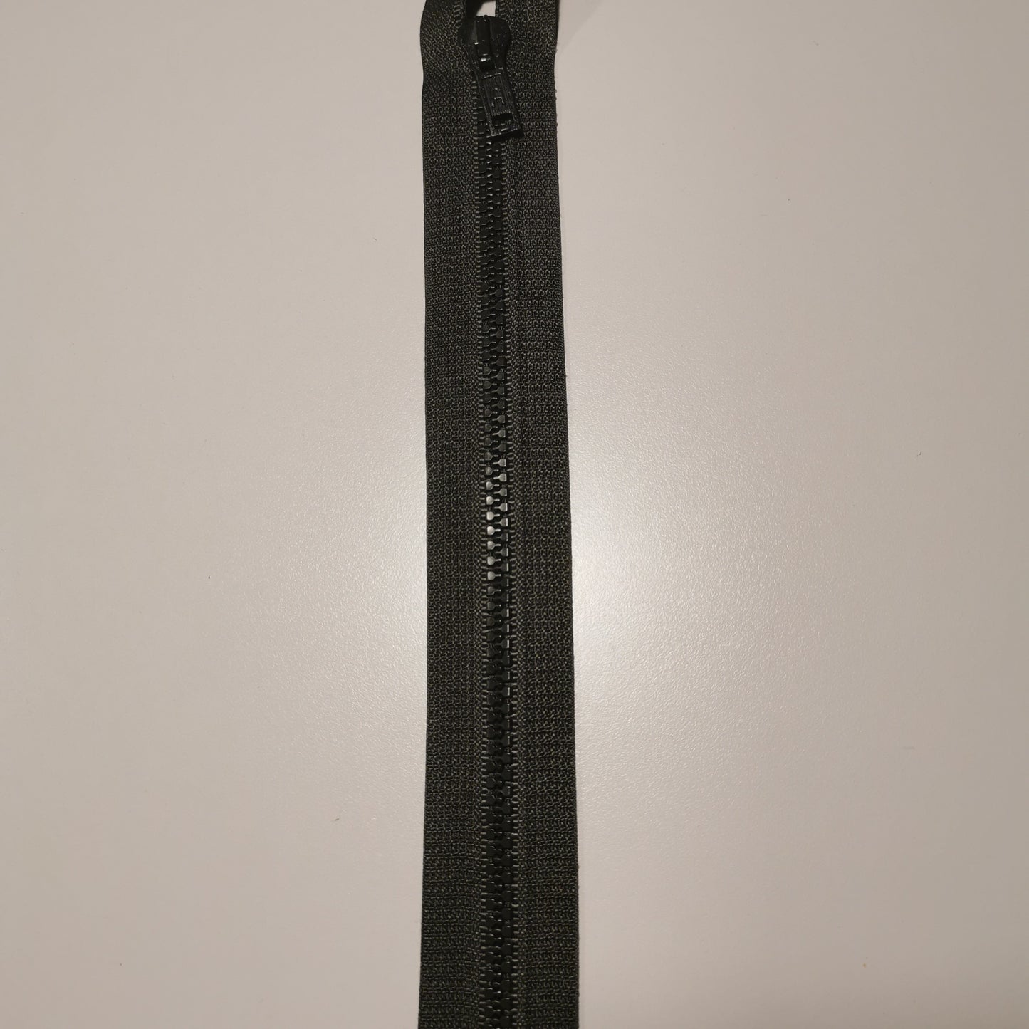 Delbar lynlås 6mm 40 cm Grå