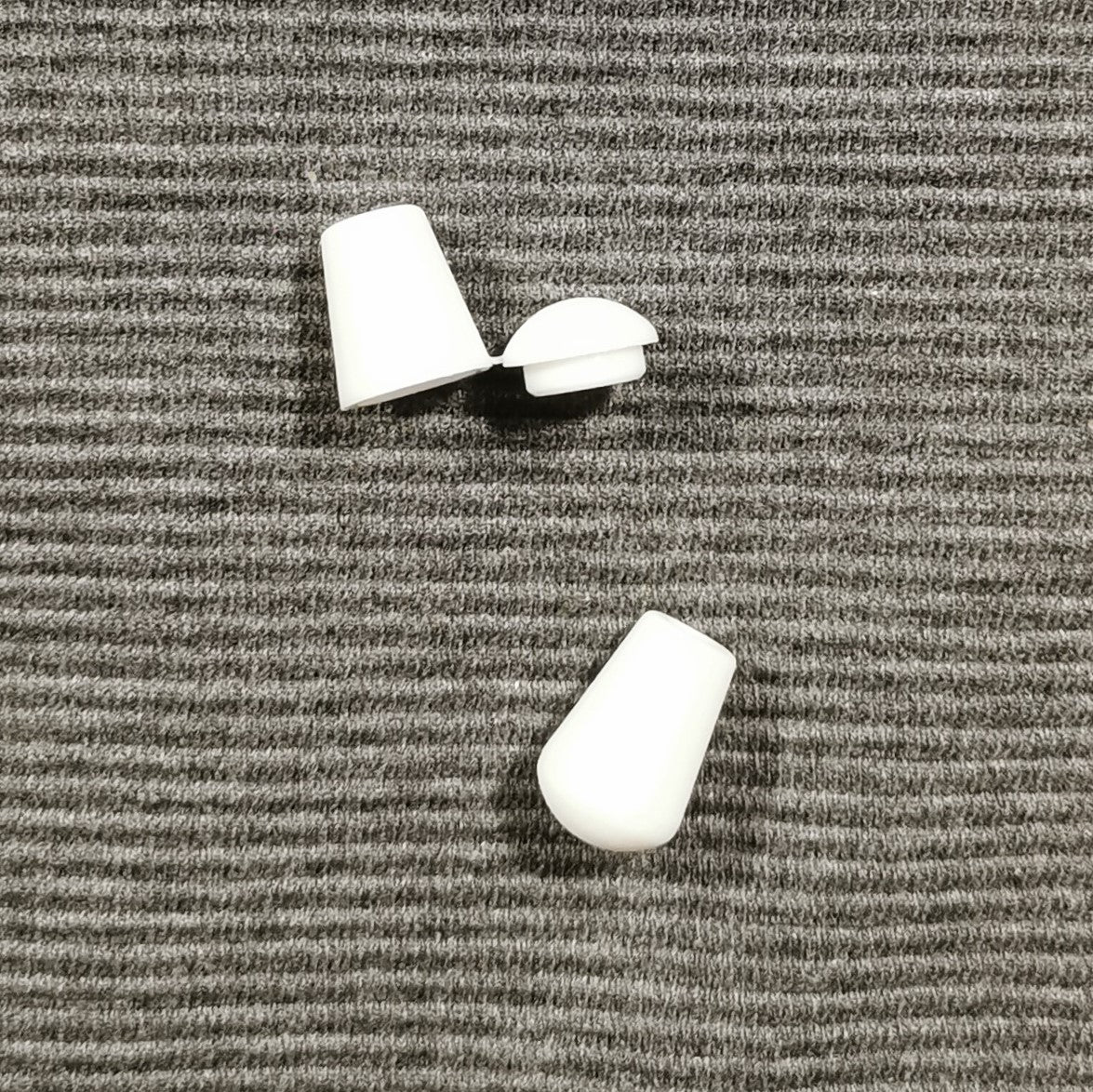Anoraksnøre ender i hård plast - 1 par 'a 2 stk.
