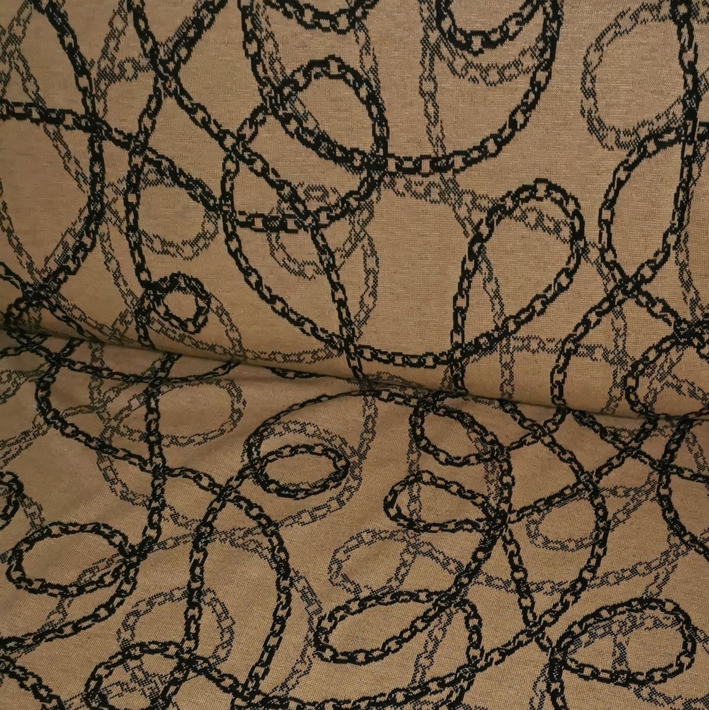 Jacquard - Beige med sort og grå kæde